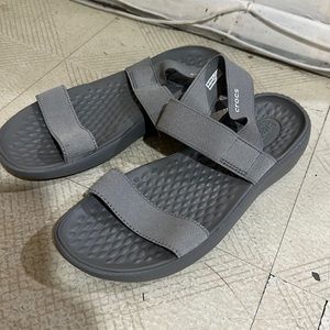 crocs lite ride sandals